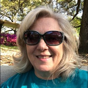 Meet your Posher, Carol
